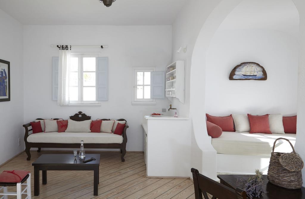 Altana Heritage Suites Imerovígli Szoba fotó