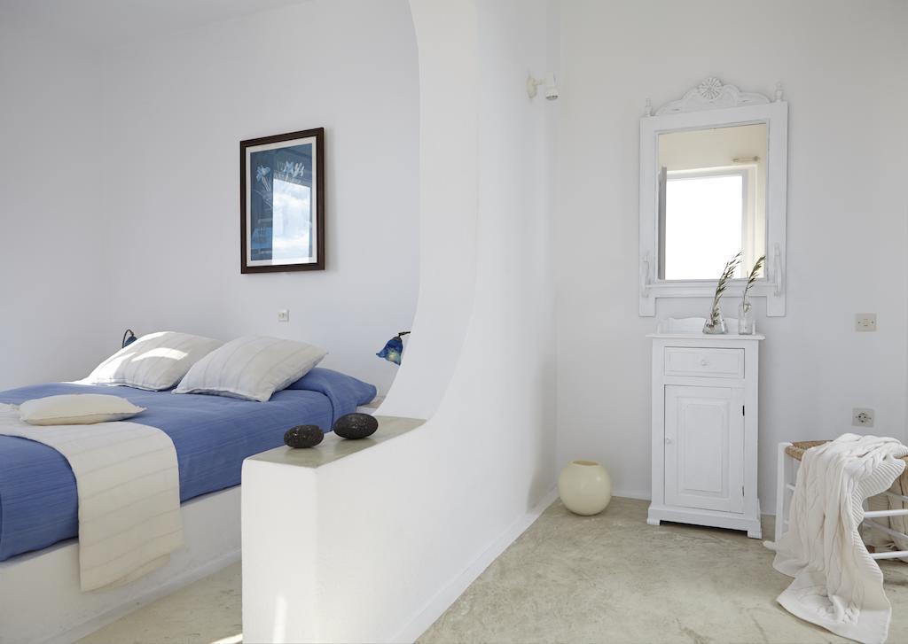Altana Heritage Suites Imerovígli Szoba fotó